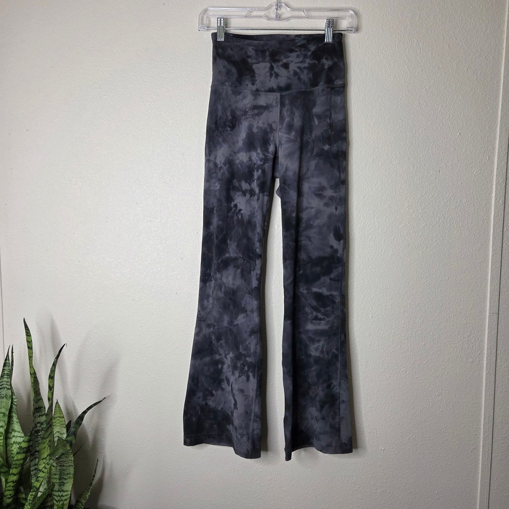 Lululemon Groove Flare Yoga Pants Women's Size 4 Gray Tie Dye High Waisted